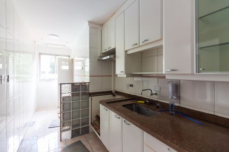 Apartamento à venda com 60m², 2 quartos e 2 vagas Apartamento à venda com 60m², 2 quartos e 2 vagasCozinha