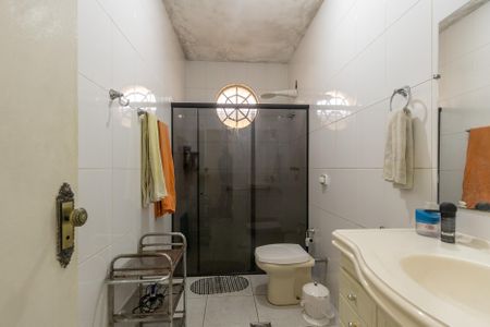 Casa à venda com 185m², 3 quartos e 2 vagas Casa à venda com 185m², 3 quartos e 2 vagasBanheiro Social