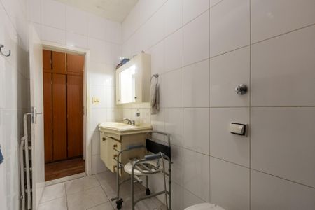 Casa à venda com 185m², 3 quartos e 2 vagas Casa à venda com 185m², 3 quartos e 2 vagasBanheiro Suite