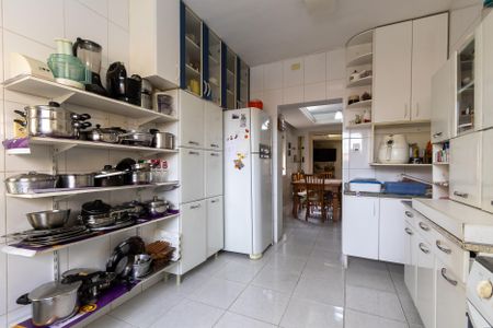 Casa à venda com 185m², 3 quartos e 2 vagas Casa à venda com 185m², 3 quartos e 2 vagasCozinha