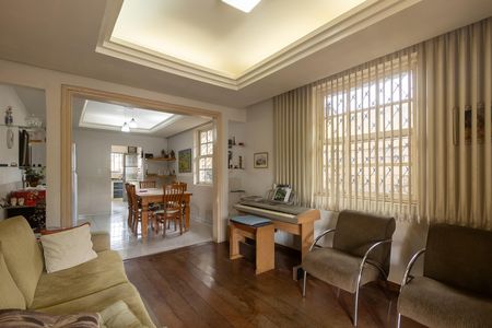 Casa à venda com 185m², 3 quartos e 2 vagas Casa à venda com 185m², 3 quartos e 2 vagasSala