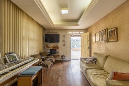 Casa à venda com 185m², 3 quartos e 2 vagas Casa à venda com 185m², 3 quartos e 2 vagasSala