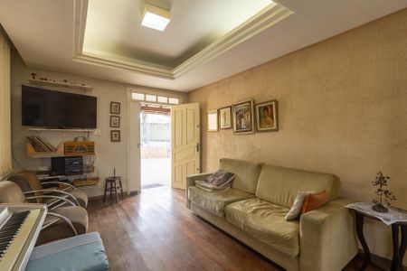 Casa à venda com 185m², 3 quartos e 2 vagas Casa à venda com 185m², 3 quartos e 2 vagasSala