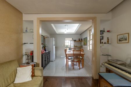 Casa à venda com 185m², 3 quartos e 2 vagas Casa à venda com 185m², 3 quartos e 2 vagasSala