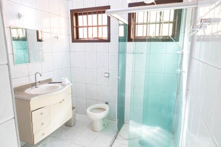 Casa para alugar com 380m², 3 quartos e 10 vagas Casa para alugar com 380m², 3 quartos e 10 vagasSuíte Banheiro