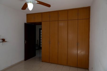 Casa para alugar com 380m², 3 quartos e 10 vagas Casa para alugar com 380m², 3 quartos e 10 vagasQuarto 1