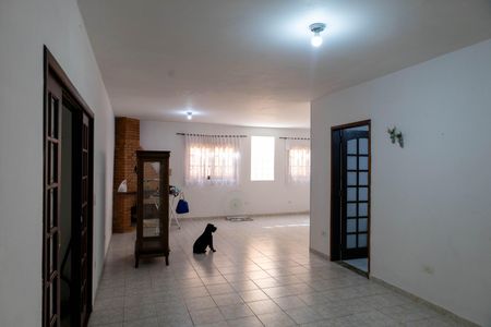 Casa para alugar com 380m², 3 quartos e 10 vagas Casa para alugar com 380m², 3 quartos e 10 vagasSala