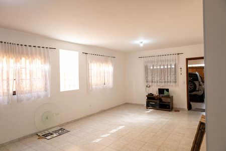 Casa para alugar com 380m², 3 quartos e 10 vagas Casa para alugar com 380m², 3 quartos e 10 vagasSala