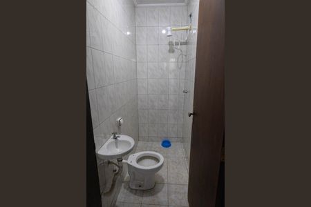 Casa para alugar com 380m², 3 quartos e 10 vagas Casa para alugar com 380m², 3 quartos e 10 vagasBanheiro de Serviço