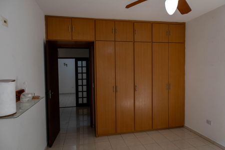 Casa para alugar com 380m², 3 quartos e 10 vagas Casa para alugar com 380m², 3 quartos e 10 vagasQuarto 1
