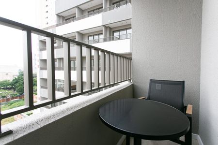 Studio para alugar com 24m², 1 quarto e sem vaga Studio para alugar com 24m², 1 quarto e sem vagaVaranda