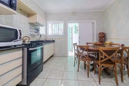 Cozinha de casa à venda com 4 quartos, 330m² em Espírito Santo, Porto Alegre