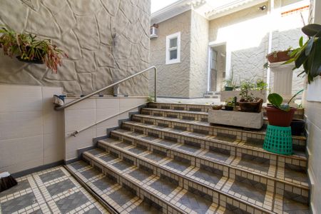 Casa de condomínio à venda com 208m², 4 quartos e 2 vagas Casa de condomínio à venda com 208m², 4 quartos e 2 vagasQuintal