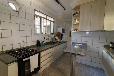 Casa de condomínio à venda com 208m², 4 quartos e 2 vagas Casa de condomínio à venda com 208m², 4 quartos e 2 vagasCozinha