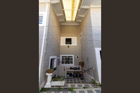 Casa de condomínio à venda com 208m², 4 quartos e 2 vagas Casa de condomínio à venda com 208m², 4 quartos e 2 vagasQuintal