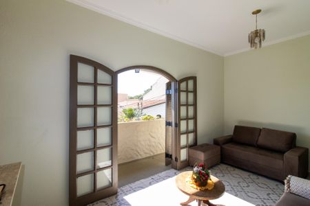 Casa de condomínio à venda com 208m², 4 quartos e 2 vagas Casa de condomínio à venda com 208m², 4 quartos e 2 vagasSala