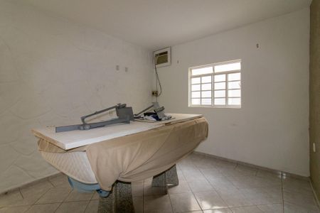 Casa de condomínio à venda com 208m², 4 quartos e 2 vagas Casa de condomínio à venda com 208m², 4 quartos e 2 vagasQuarto de Serviço
