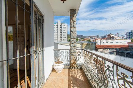 Varanda de casa para alugar com 6 quartos, 340m² em Serra, Belo Horizonte