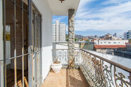 Varanda de casa para alugar com 6 quartos, 340m² em Serra, Belo Horizonte