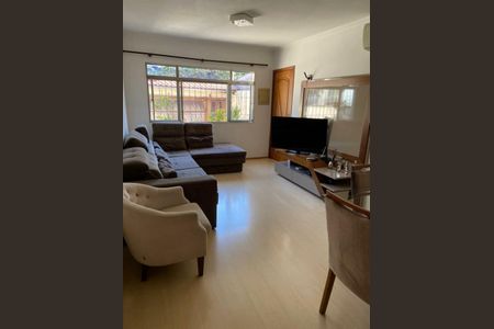 Casa à venda com 4 quartos, 250m² em Vila Nair, São Paulo