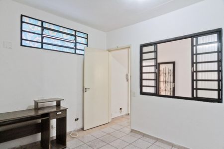 Quarto 1 de casa para alugar com 2 quartos, 80m² em Vila Cavaton, São Paulo