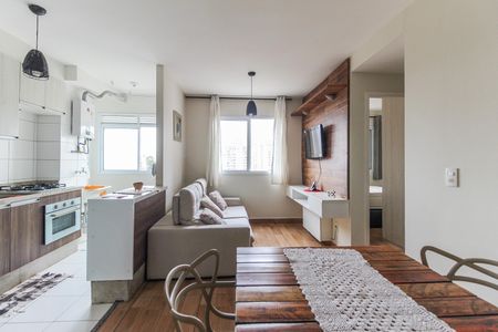 Sala de apartamento à venda com 2 quartos, 45m² em Vila Carmosina, São Paulo