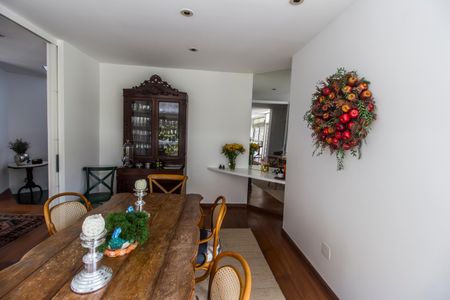 Sala de casa de condomínio para alugar com 4 quartos, 750m² em Alphaville, Santana de Parnaíba