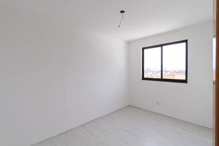 Quarto 2 de casa à venda com 3 quartos, 181m² em Caiçaras, Belo Horizonte