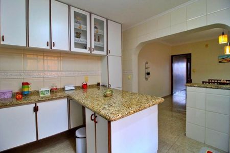 Casa à venda com 2 quartos, 193m² em Jardim Alvorada, Santo André