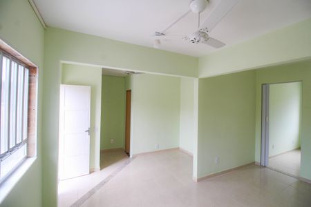 Sala de casa para alugar com 2 quartos, 45m² em Jacutinga, Mesquita