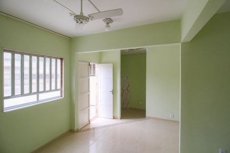 Sala de casa para alugar com 2 quartos, 45m² em Jacutinga, Mesquita
