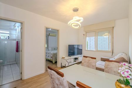 Sala de apartamento para alugar com 1 quarto, 42m² em Vila Ipiranga, Porto Alegre