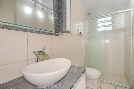 Banheiro Social de apartamento para alugar com 1 quarto, 42m² em Vila Ipiranga, Porto Alegre