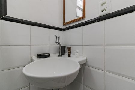 Banheiro de casa à venda com 1 quarto, 20m² em Copacabana, Rio de Janeiro