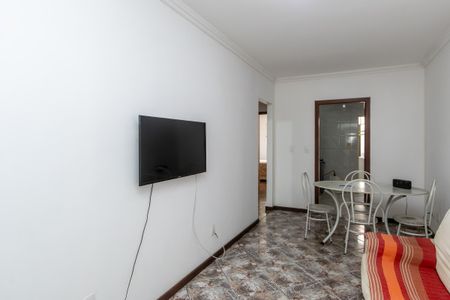Sala de casa à venda com 2 quartos, 123m² em Heliópolis, Belo Horizonte