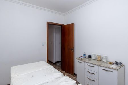 Quarto 1 de casa à venda com 2 quartos, 123m² em Heliópolis, Belo Horizonte