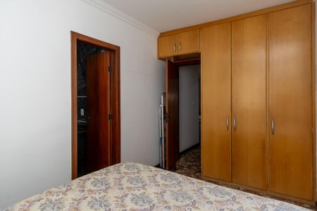 Quarto 2 de casa à venda com 2 quartos, 123m² em Heliópolis, Belo Horizonte