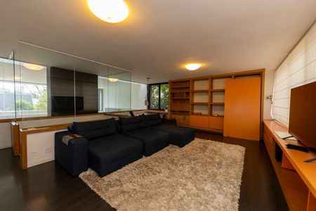 Sala de TV de casa de condomínio para alugar com 3 quartos, 280m² em Jardim Paulista, Barueri