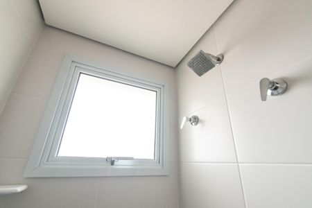 Banheiro de kitnet/studio para alugar com 1 quarto, 30m² em Vila Dom Pedro I, São Paulo