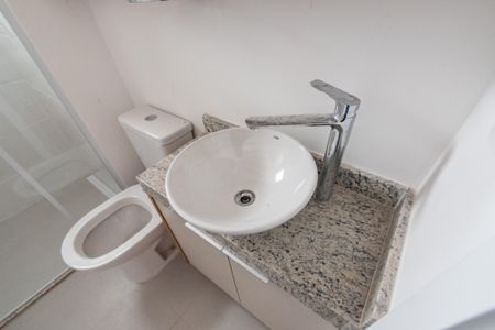 Banheiro de kitnet/studio para alugar com 1 quarto, 30m² em Vila Dom Pedro I, São Paulo