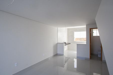 Sala de casa à venda com 2 quartos, 74m² em Rio Branco, Belo Horizonte