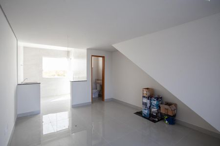 Sala de casa à venda com 2 quartos, 74m² em Rio Branco, Belo Horizonte