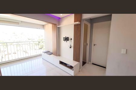 Sala de TV de apartamento para alugar com 2 quartos, 50m² em Jardim Roberto, Osasco