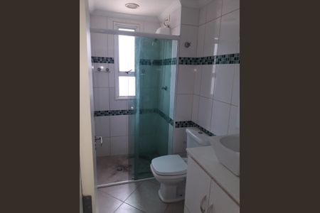 Banheiro de apartamento à venda com 2 quartos, 55m² em Conjunto Residencial Pombeva, São Bernardo do Campo