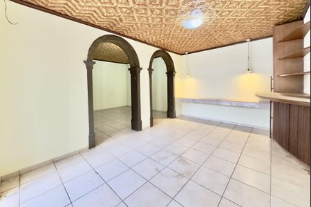 Casa à venda com 4 quartos, 303m² em Vila Paris, Belo Horizonte