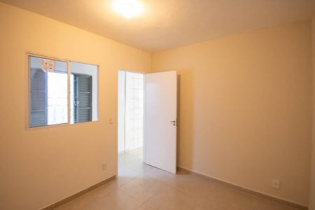 Quarto 1 de casa para alugar com 1 quarto, 52m² em Vila Sabrina, São Paulo