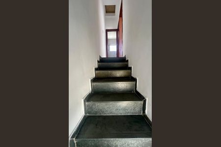 Escadas de casa à venda com 2 quartos, 50m² em Fonte Grande, Contagem