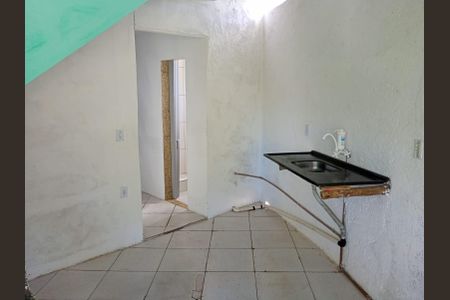 Cozinha de casa para alugar com 1 quarto, 50m² em Vila Palmeiras, Nova Iguaçu