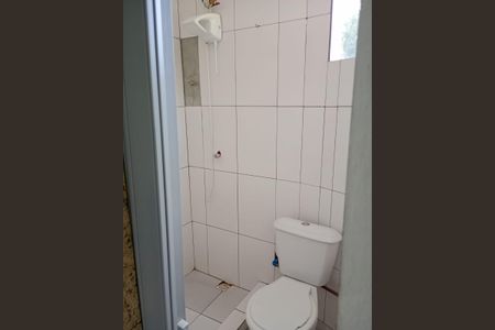 Banheiro de casa para alugar com 1 quarto, 50m² em Vila Palmeiras, Nova Iguaçu