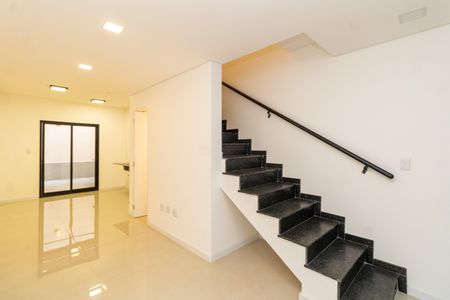 Sala de casa à venda com 2 quartos, 97m² em Vila Paiva, São Paulo